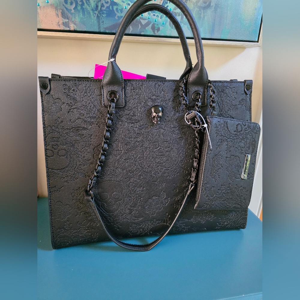Betsey Johnson Black Skull Embossed XOKIARA2 Tote Bag Purse 💀